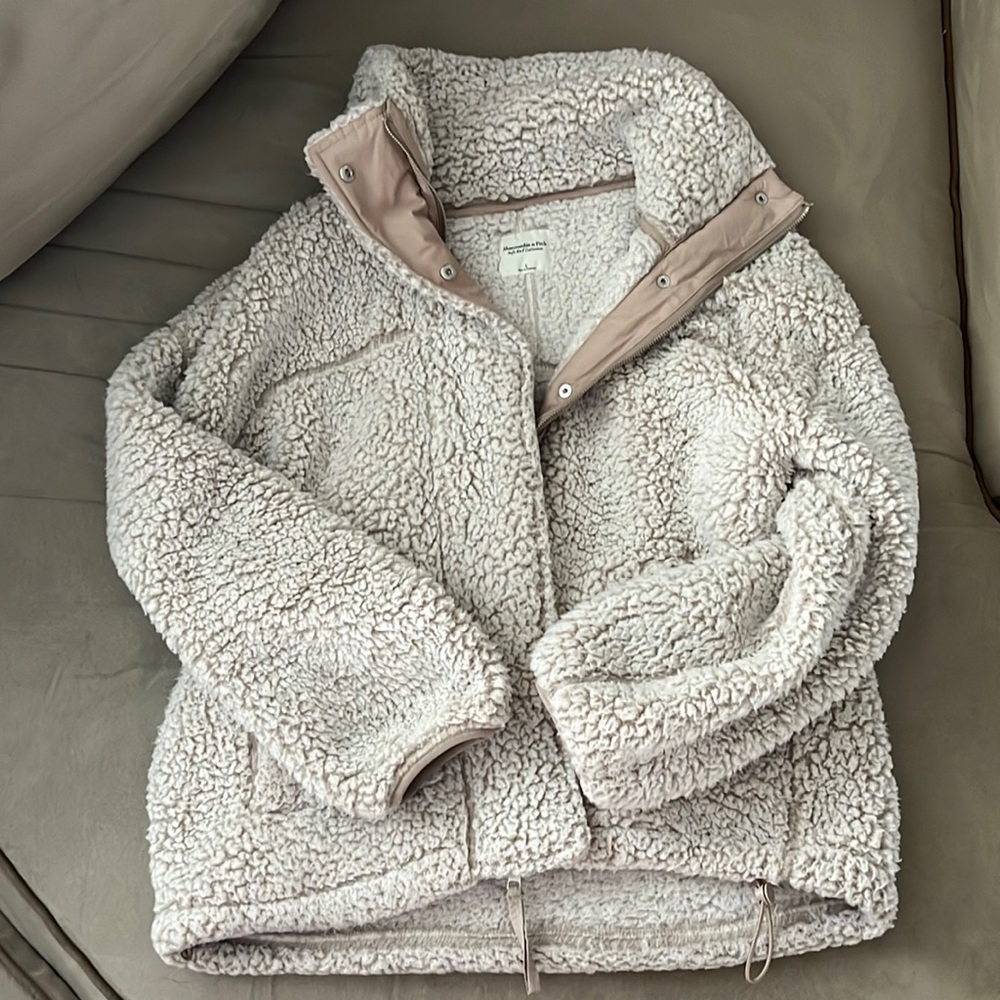 Abercrombie cinched cocoon sherpa full zip L
